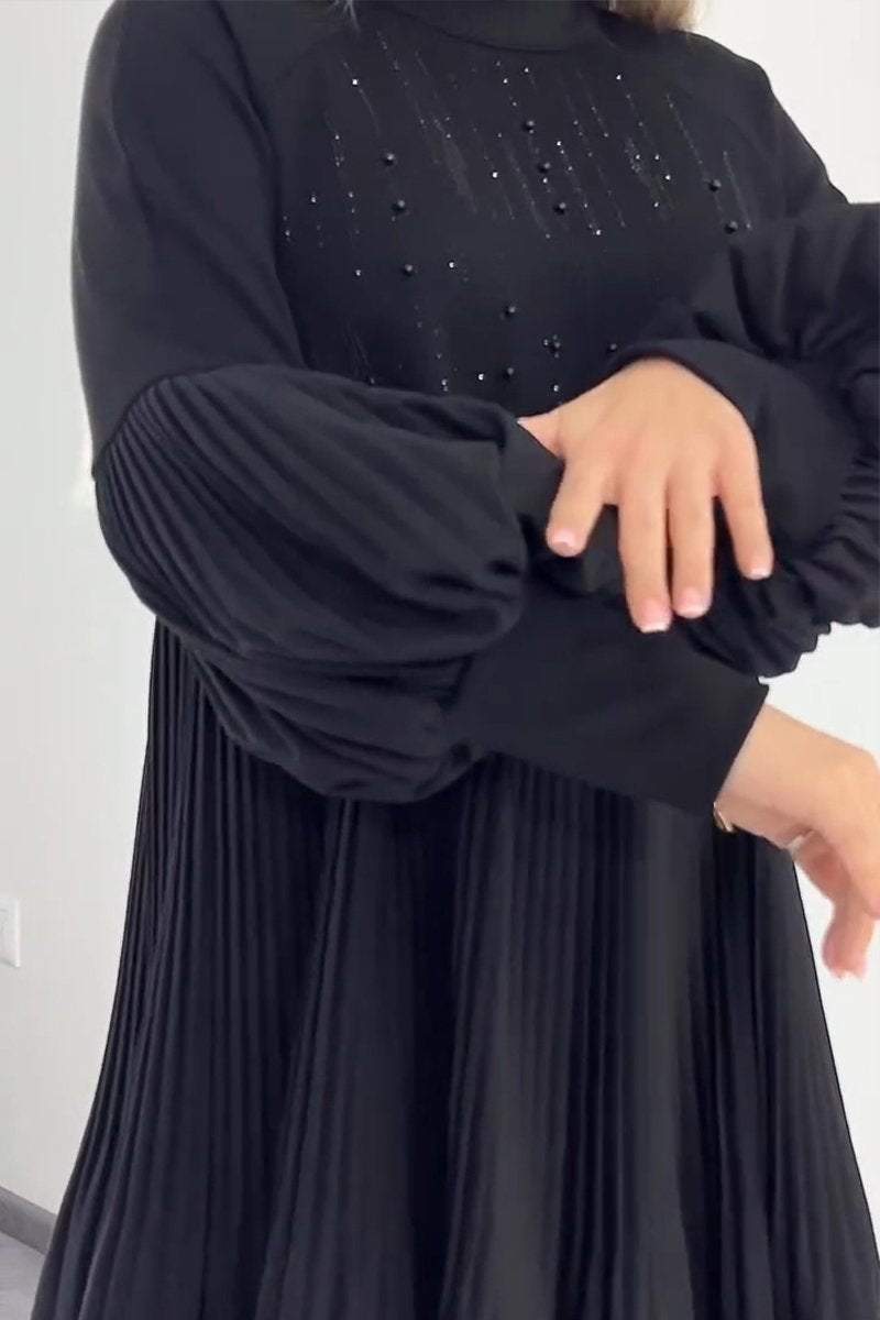 Aster | Belly-covering pleated dress